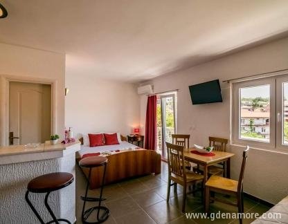 Studio apartmani,apartman sa odvojenom spavacom sobom, Apartman3, privatni smeštaj u mestu Igalo, Crna Gora - FB_IMG_1676486280033